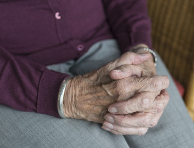 El suicidio no debe normalizarse por la edad